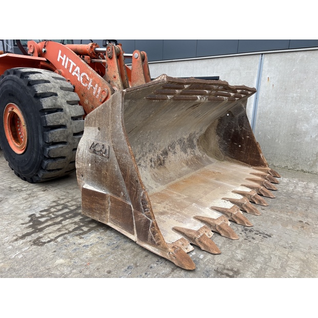 2010 Hitachi ZW370-48036136