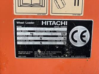 2010-hitachi-zw370-48036140