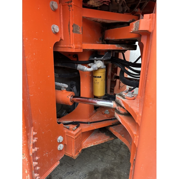 2010 Hitachi ZW370-48036141
