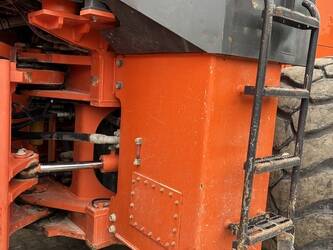 2010-hitachi-zw370-48036149