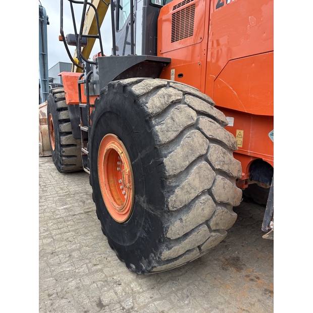 2010 Hitachi ZW370-48036151