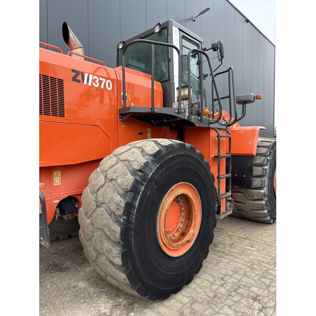2010 Hitachi ZW370-48036154