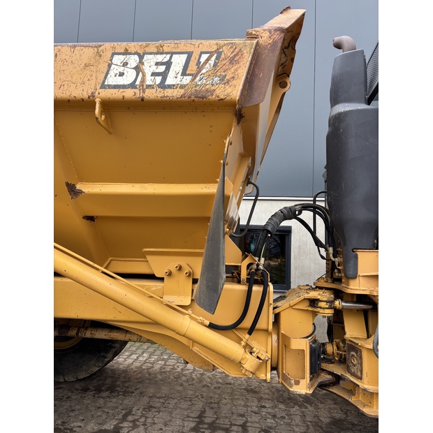 2002 BELL B25D-48036385