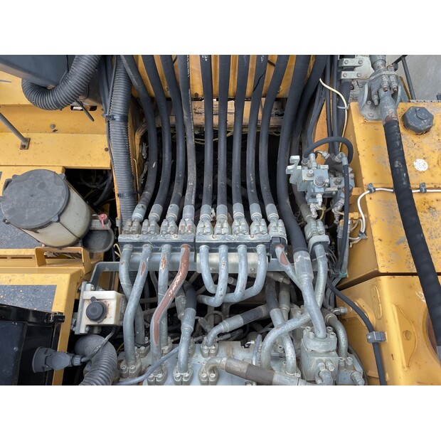 2007 ليبهير R954C-48036655