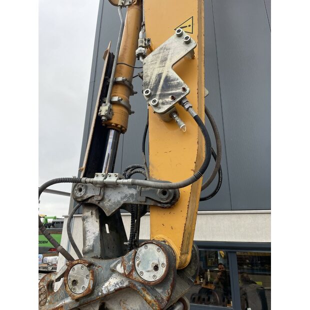 2007 ليبهير R954C-48036691