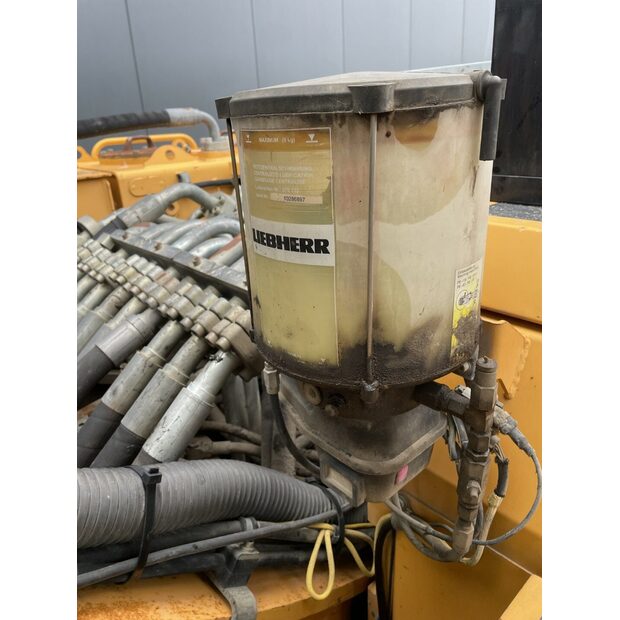2007 ليبهير R954C-48036738