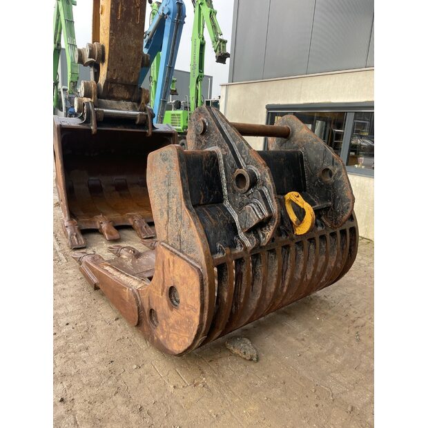 2007 ليبهير R954C-48036757