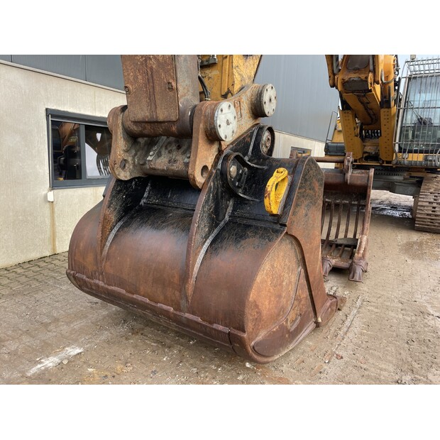 2007 ليبهير R954C-48036759
