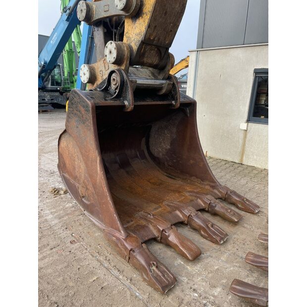 2007 ليبهير R954C-48036763