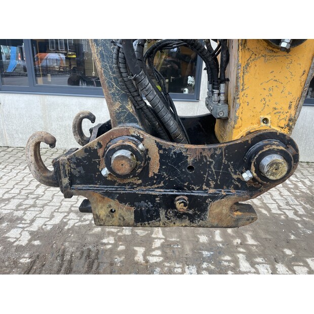 Quick coupler OilQuick Used-48037828