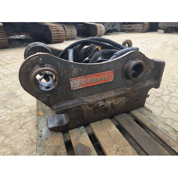Quick coupler OilQuick Used-48037841