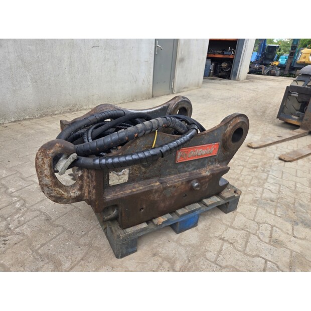 Quick coupler OilQuick Used-48037847