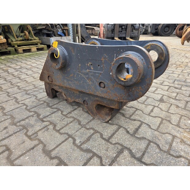 Quick coupler OilQuick Used-48037883