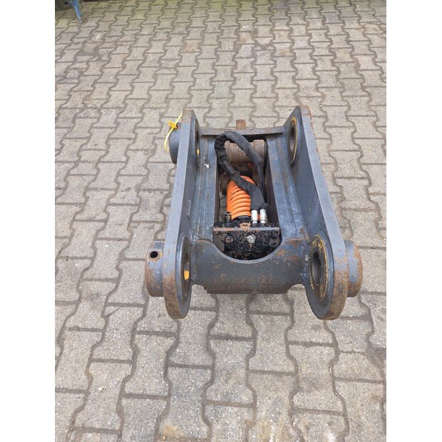 Quick coupler OilQuick Used-48037884