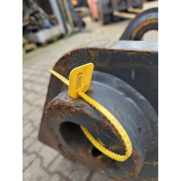 Quick coupler OilQuick Used-48037887