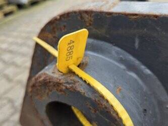 quick-coupler-oilquick-used-1465919-48037887