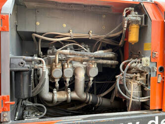 2012-hitachi-zx250lc-5b-1465931-48039379