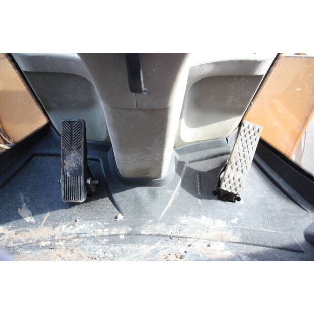 2008 CASE 821E-48039434