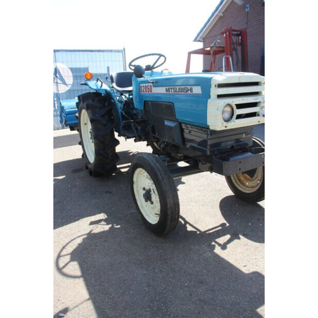 ميتسوبيشي D2050-48039904
