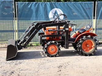 Image for TRACTORS KUBOTA B7001