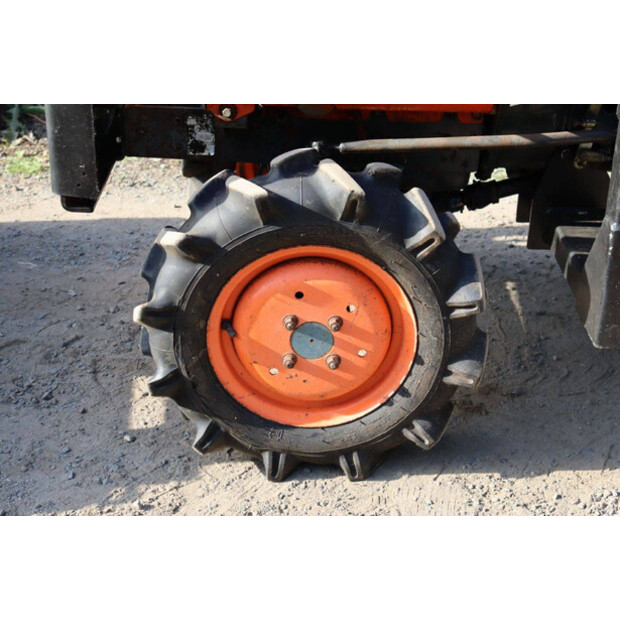 KUBOTA B7001-48040205