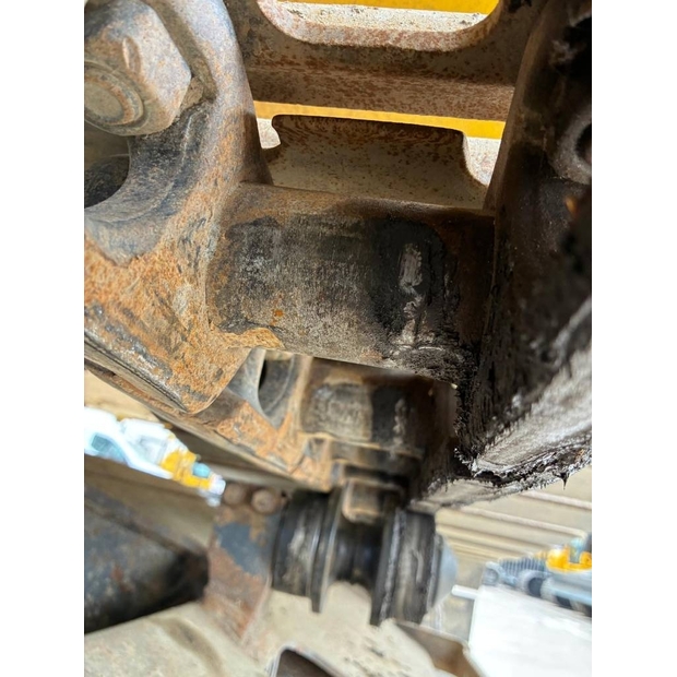 2016 كوماتسو PC210LCI-10-48044057