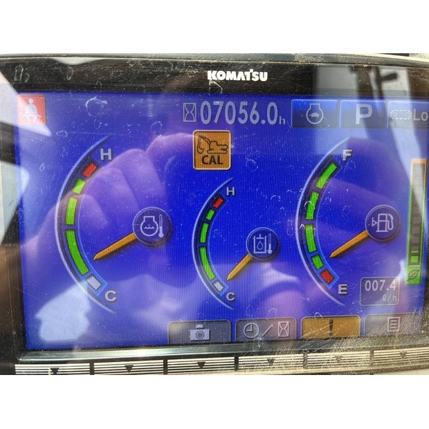 2016 كوماتسو PC210LCI-10-48044060