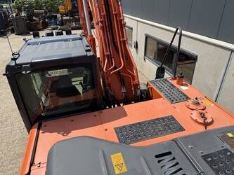 2016-hitachi-zx210lc-5b-1466001-48048267