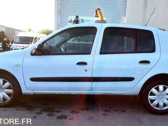 2009-renault-clio-1466074-48052384