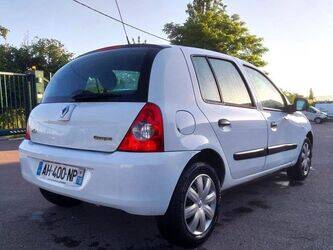2009-renault-clio-1466074-48052388