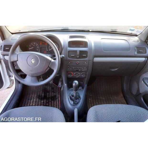 2009 رينو Clio-48052394