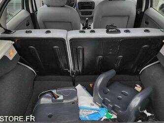 2004-citroen-c3-1466078-48052511