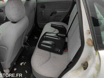 2004-citroen-c3-1466078-48052512