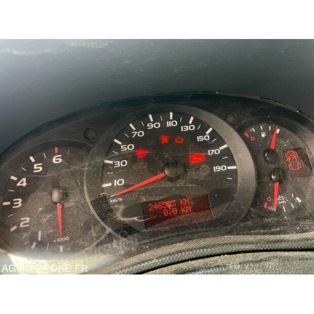 2018 Renault Master-48052552