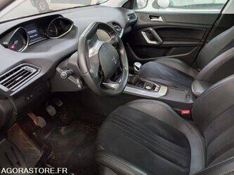 2014-peugeot-308-1466083-48052653