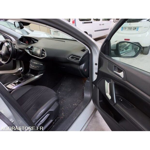 2014 Peugeot 308-48052657