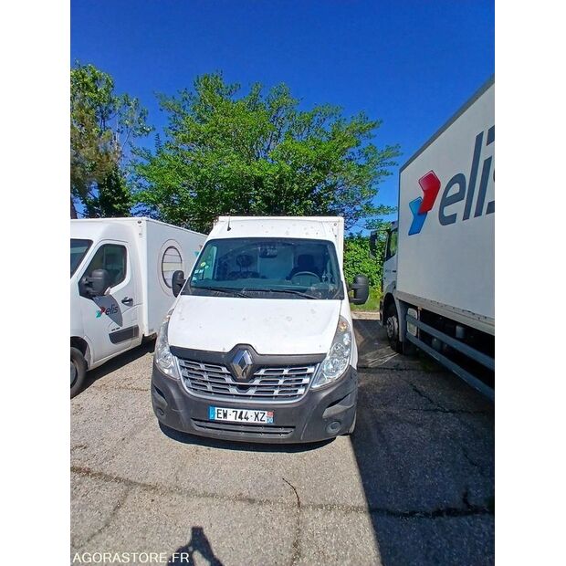 2018 Renault Master-48052767
