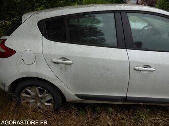 2012-renault-megane-1466088-48052795