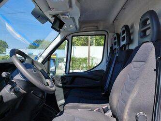 2017-iveco-35s14n-1466089-48052799