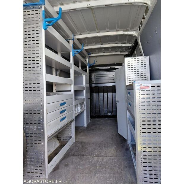 2017 Iveco 35S14N-48052802