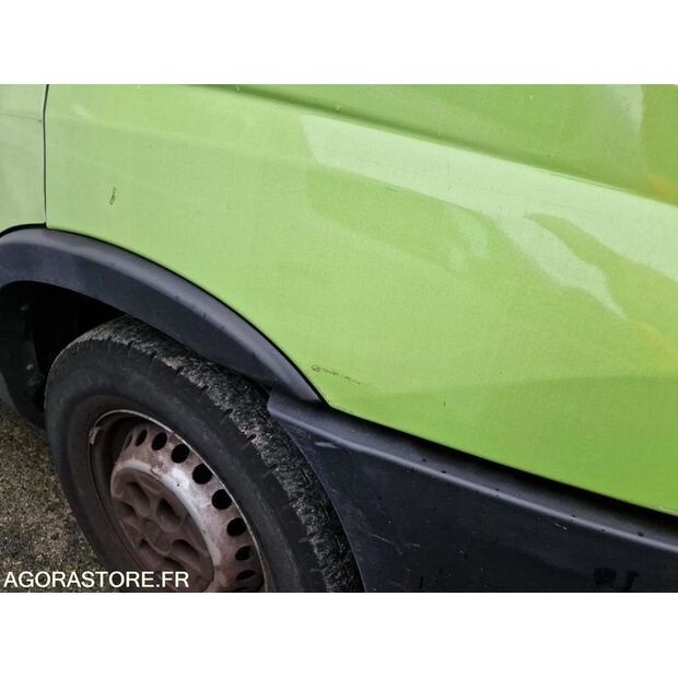 2021 Iveco 35S14N-48052827