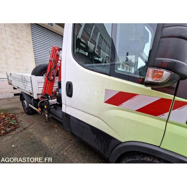 2021 Iveco 35S14N-48052830