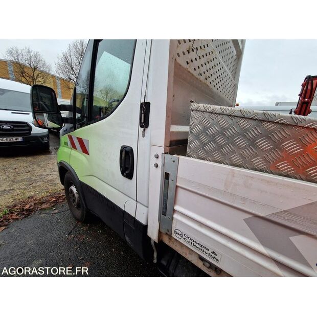 2021 Iveco 35S14N-48052851