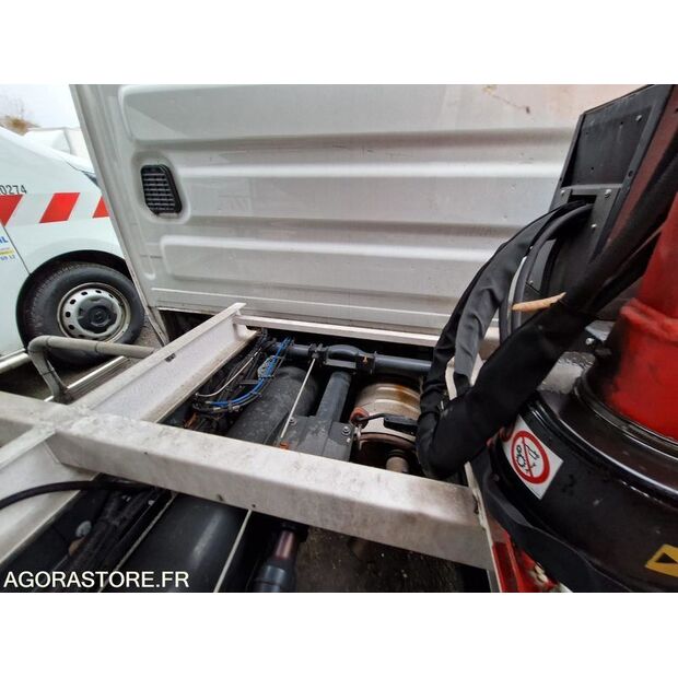 2021 Iveco 35S14N-48052865