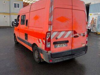 2011-renault-master-1466094-48052975