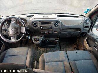 2011-renault-master-1466094-48052979