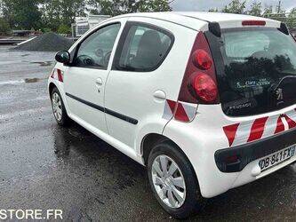 2013-peugeot-107-1466095-48053000
