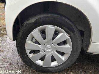 2013-peugeot-107-1466095-48053002