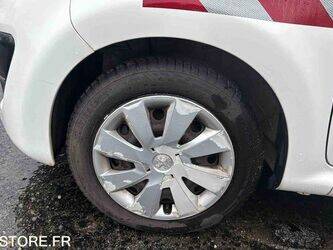 2013-peugeot-107-1466095-48053003