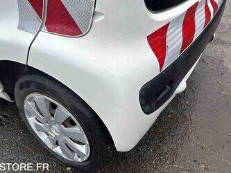2013-peugeot-107-1466095-48053004